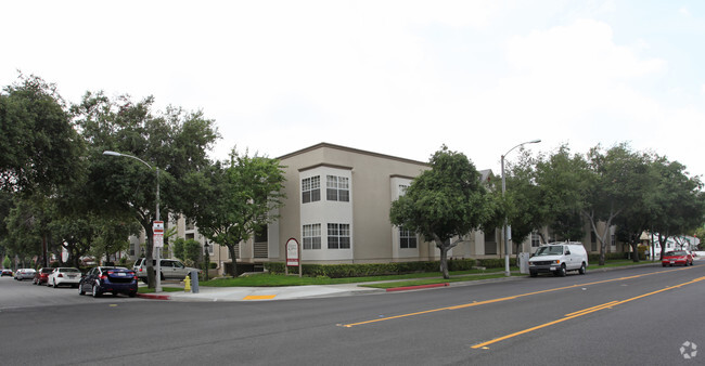 Primary Photo - Oakmont Plaza