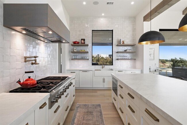 Building Photo - 5805 Twin Peaks Trce
