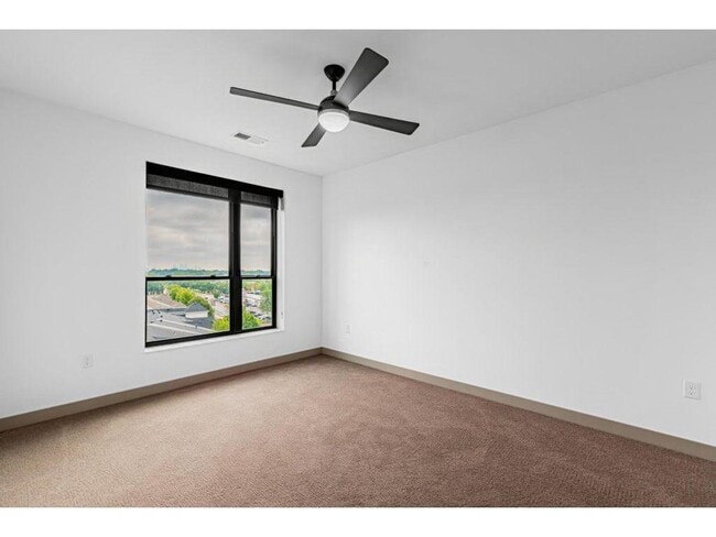 Building Photo - 640 Wisconsin Ave N