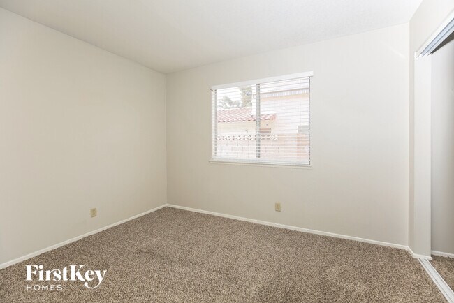 Building Photo - 3775 Duneville St