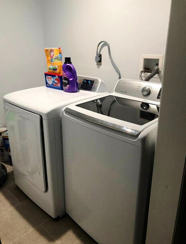 Laundry Room - 2627 Ambergate Rd