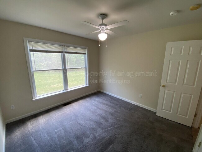 Building Photo - 10207 Battlefield Dr