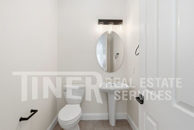 Building Photo - 4616 Gatwick Way