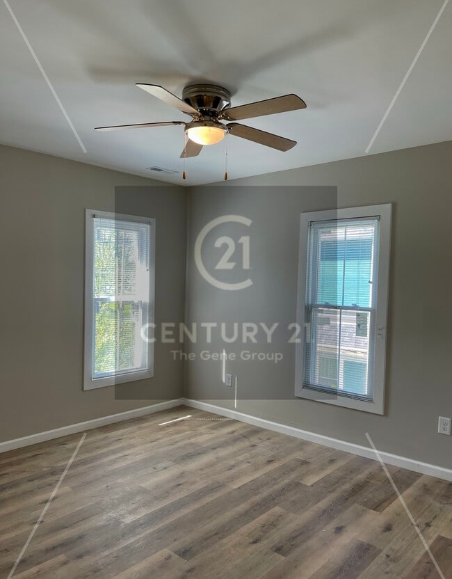 Building Photo - 319 Wyoming St