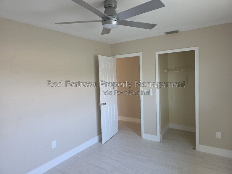 Building Photo - 3608 SW 7th Pl