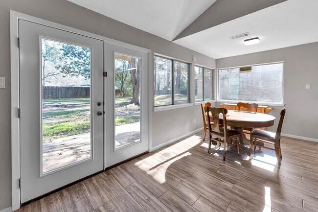 Building Photo - 3353 Knob Oaks Dr