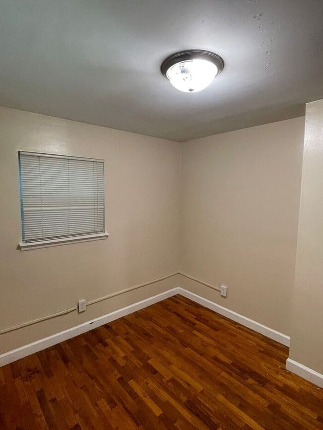 Building Photo - 2223 Humphrey St