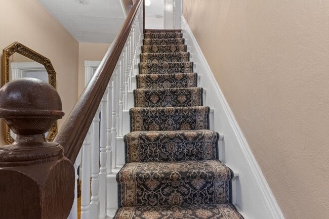 Building Photo - Classic 4BR Colonial with Porch, Gardens & Garage Near Downtown South Portland