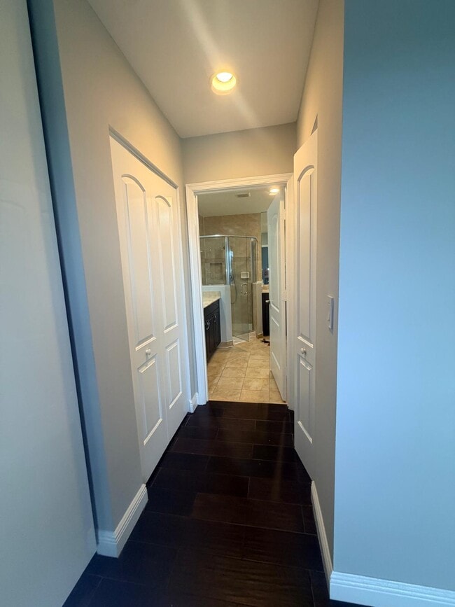 Building Photo - 7644 Foxcroft Ln