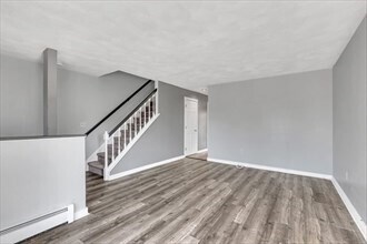 Building Photo - 20 Camelot Dr