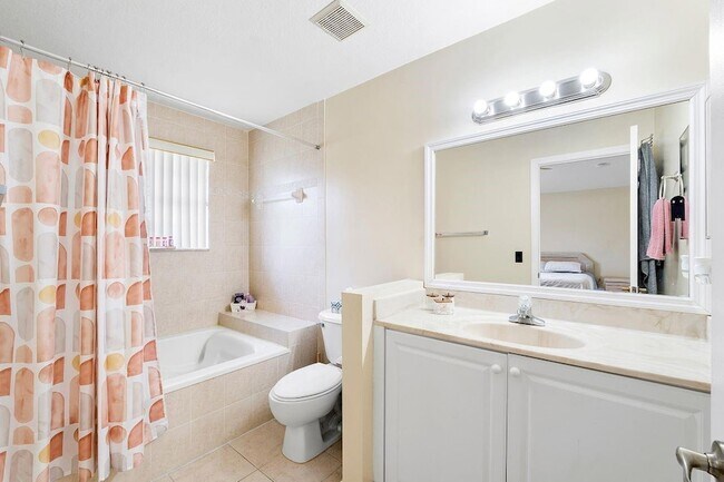 Building Photo - 9090 NW 40th Pl