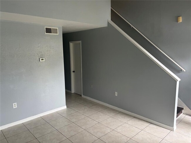 Building Photo - 1800 Warringwood Dr