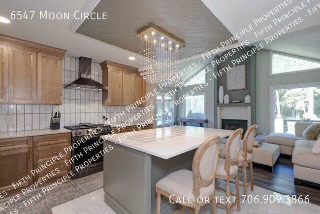 Building Photo - 6547 Moon Cir