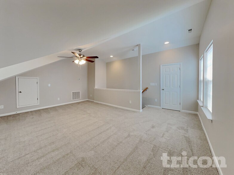 Building Photo - 15609 Carrington Ridge Dr