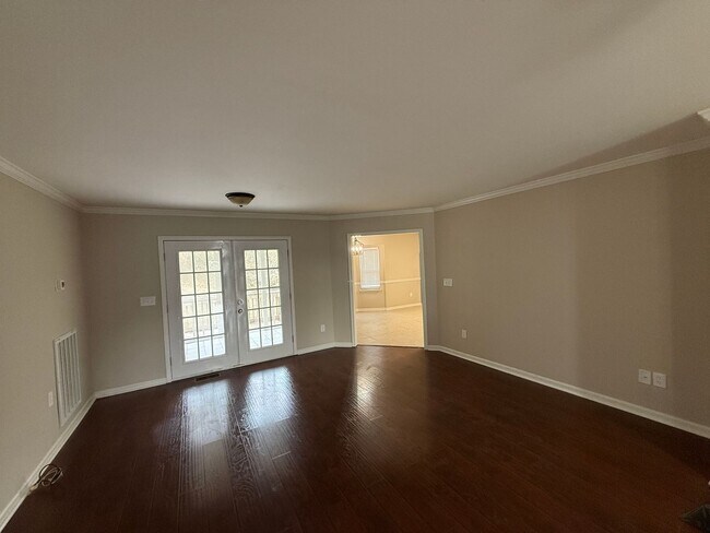Building Photo - Beautifully Renovated Home in Trussville City Schools – Fireplace & 2-Car Garage