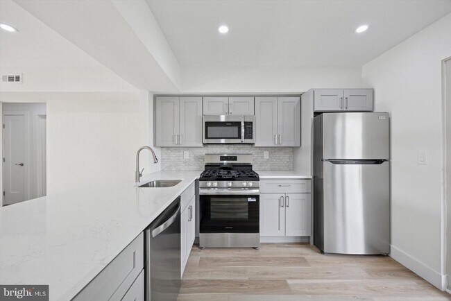 Building Photo - 510 Bradley Ct