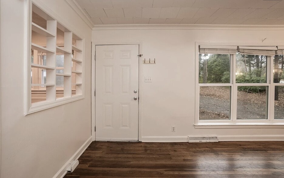 Building Photo - 1734 Legion Rd