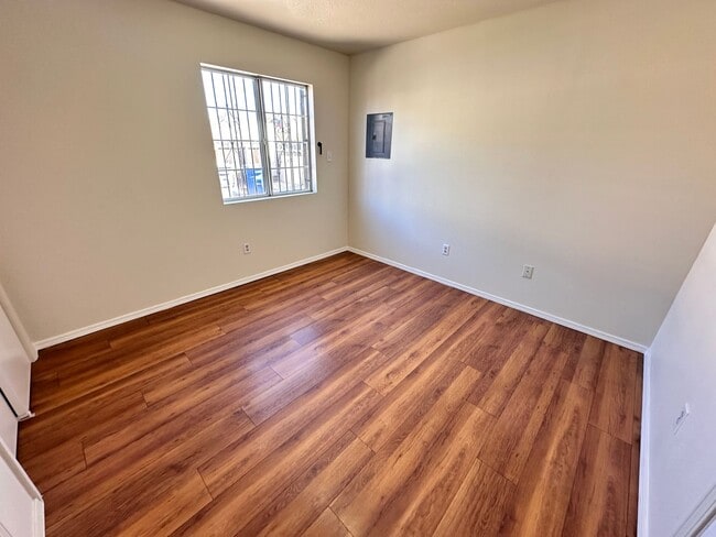 Building Photo - Located Near Downtown 2 Bedroom 1 Bathroom