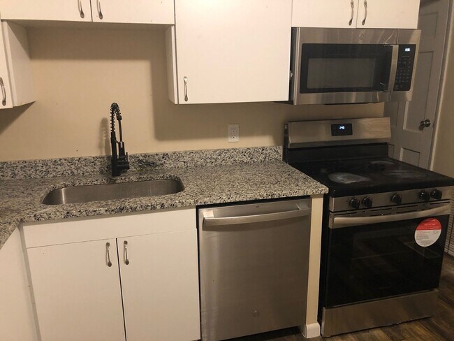 Building Photo - 1130 Wendall Ave