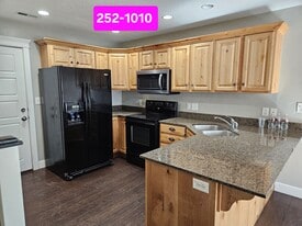 Building Photo - 252 W 1010 S