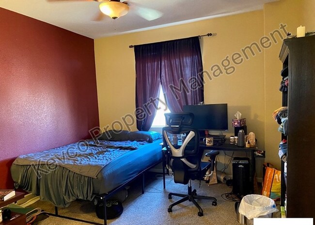 Building Photo - Live, Work, Relax - Comfortable Townhouse with AC