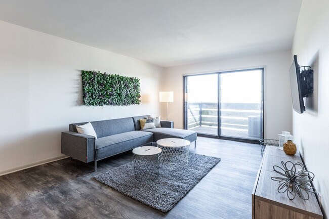 Building Photo - 1751 S 115th Ct