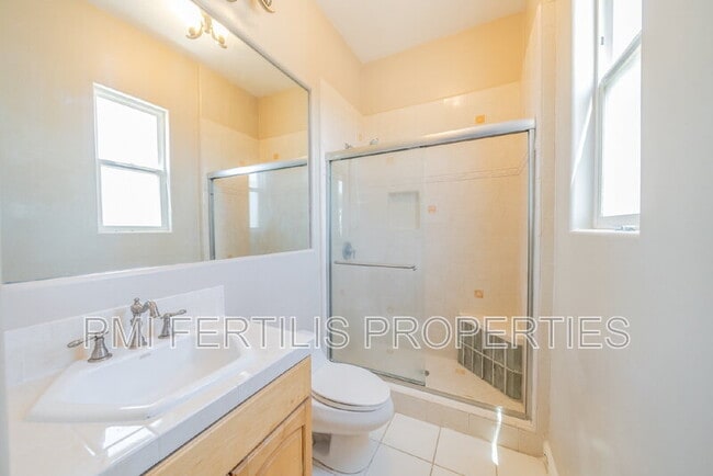 Building Photo - 17425 Cyrus Ln