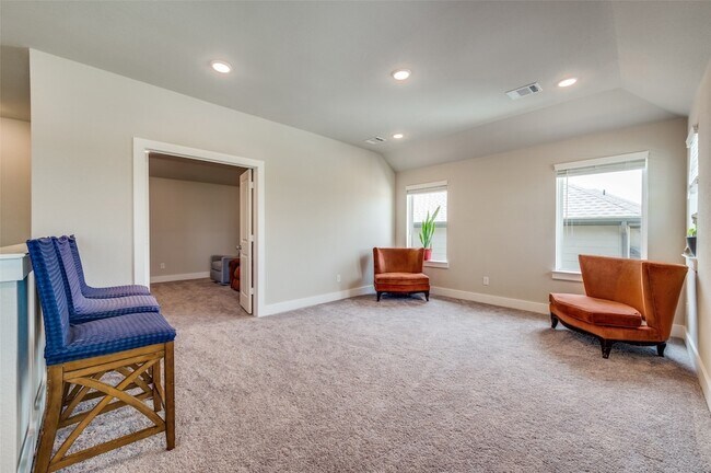 Building Photo - 2958 Frederick Dr