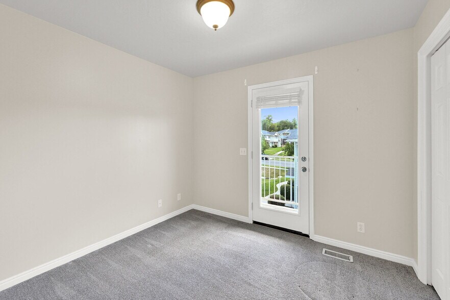 Building Photo - 3117 Van Buren Ave