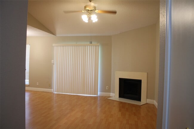 Building Photo - 2120 El Paseo St