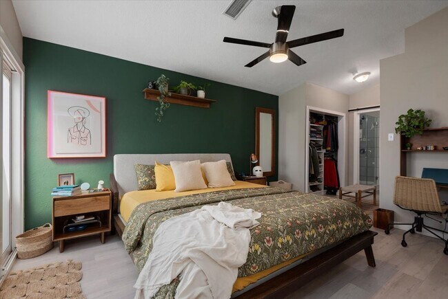 Building Photo - 88 W High Oaks Cir