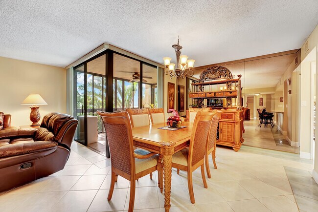 Building Photo - 450 Egret Cir