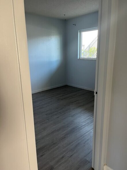 Building Photo - 201 Saint Lucie Ln