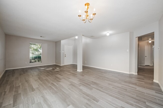 Building Photo - 22623 Round Valley Dr