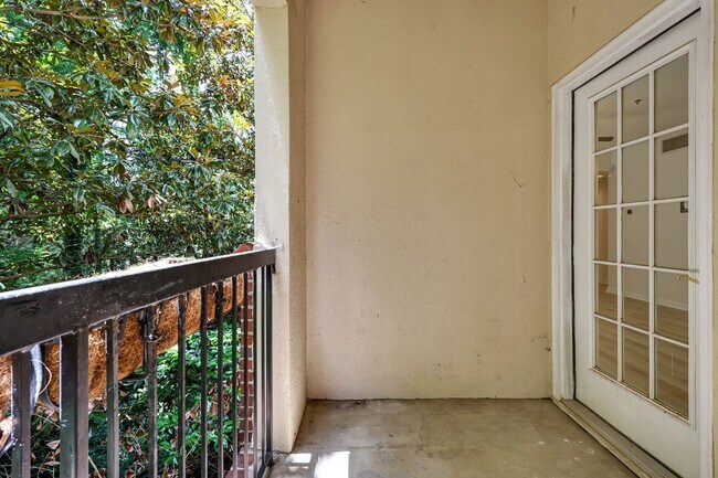 Building Photo - Gated Community In The Heart of Buckhead.