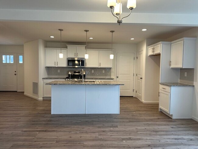 Building Photo - 67 Long Bnd Dr