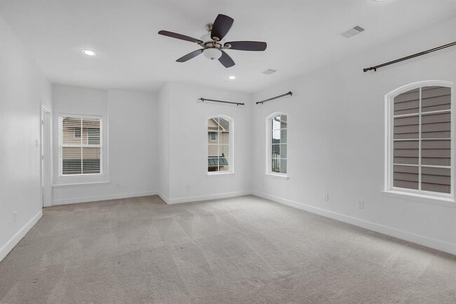 Building Photo - 5521 Petty St