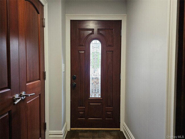 Building Photo - 49 Greenridge Ave