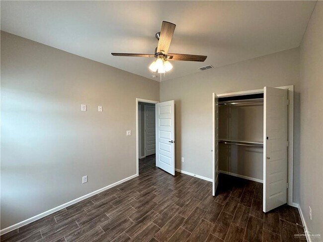 Building Photo - 1612 Canelo Dr