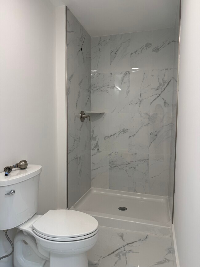 Building Photo - 177 Chestnut St