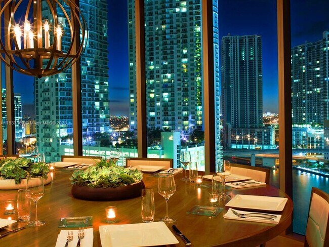 Building Photo - 200 Biscayne Blvd Way