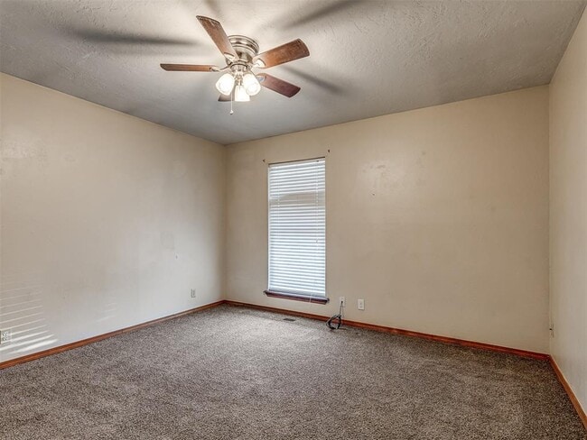 Building Photo - 813 Lapwing Rd