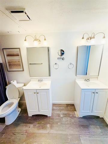 Building Photo - 4448 Chapman St