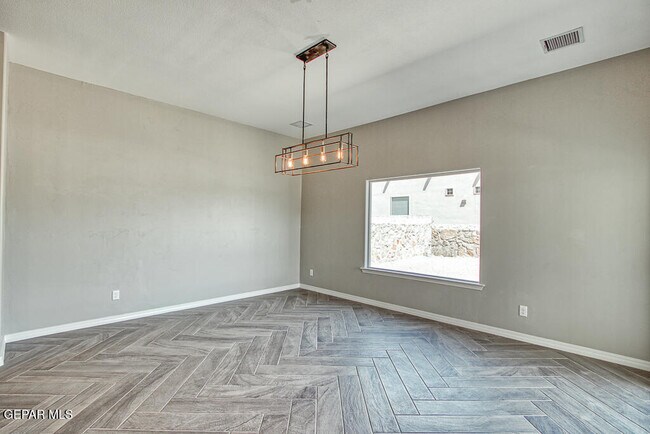 Building Photo - 14945 Tierra Haven Ave
