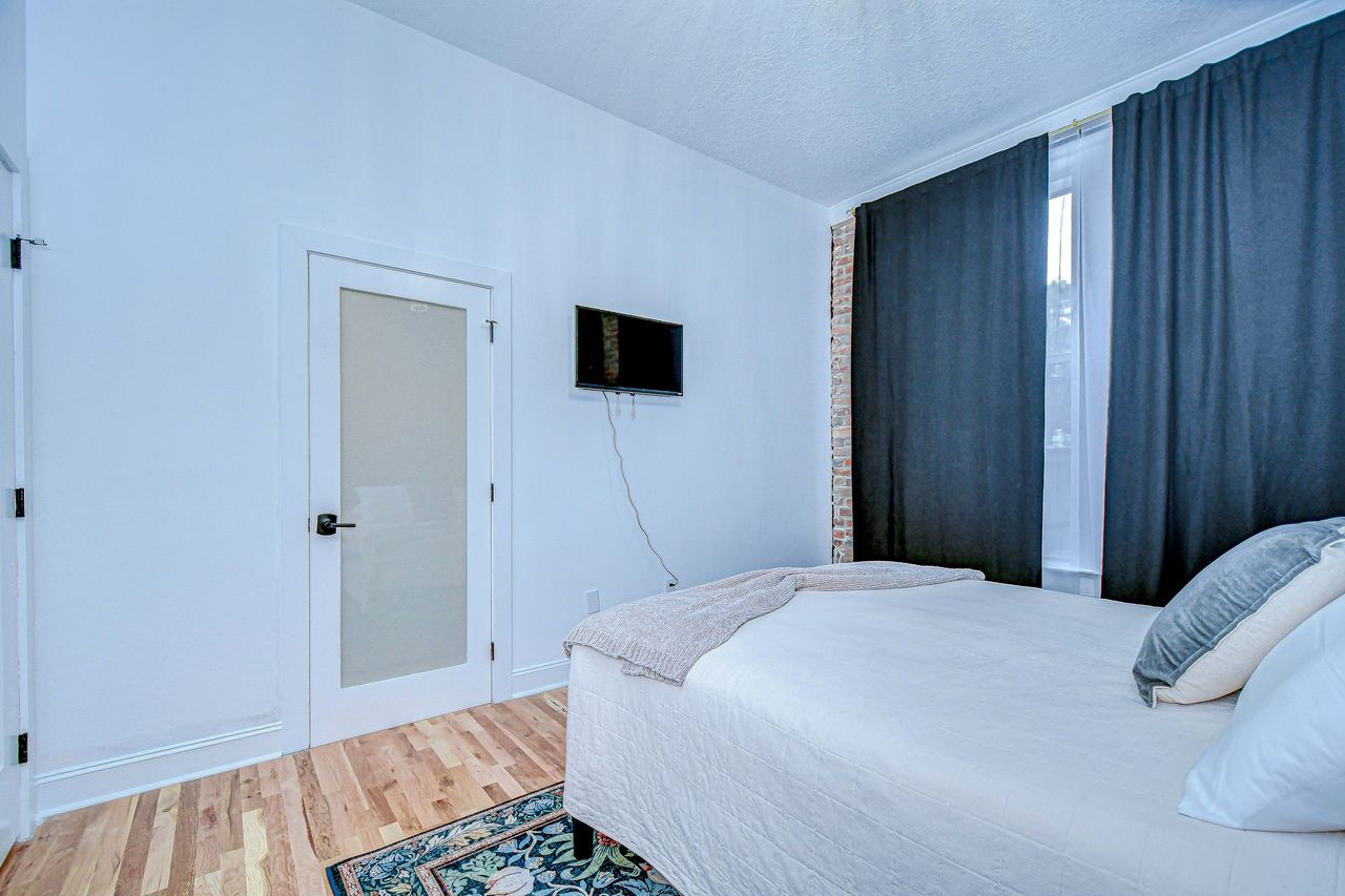 guest bedroom - 215 Central Ave