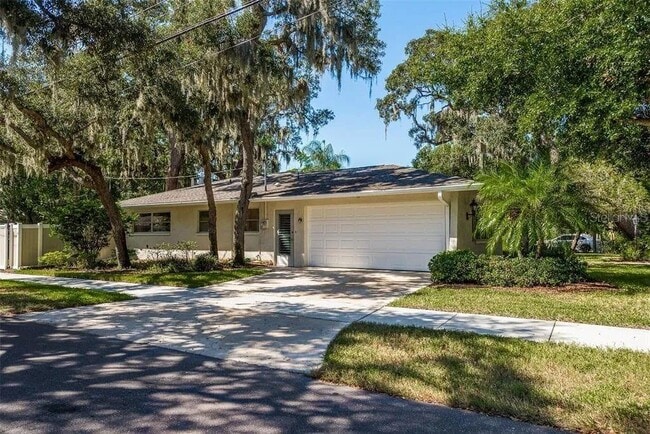 Building Photo - 511 Crystal Beach Ave