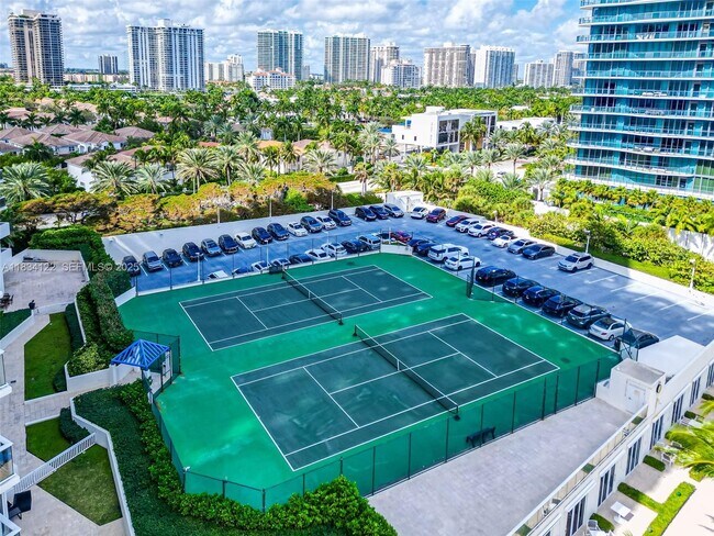 Building Photo - 19333 Collins Ave