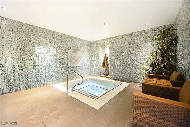 Building Photo - 4525 Dean Martin Dr