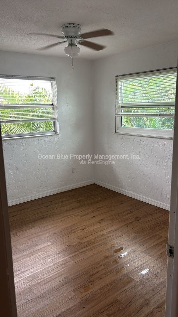 Building Photo - 1942 Passaic Ave