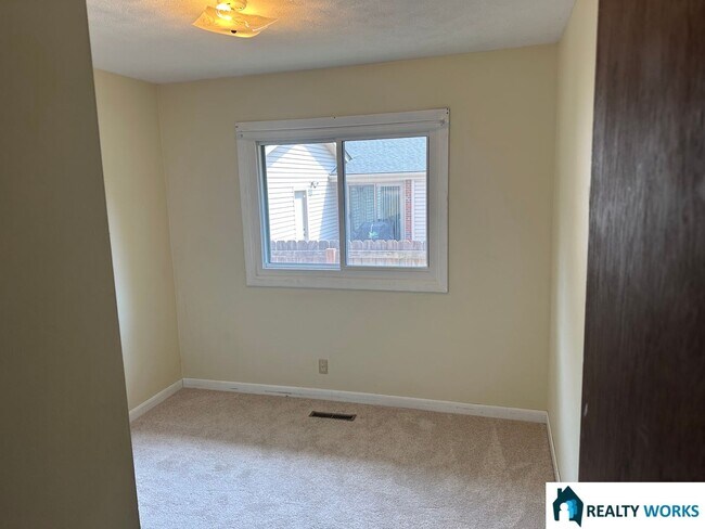 Building Photo - Charming 4 Bed Home